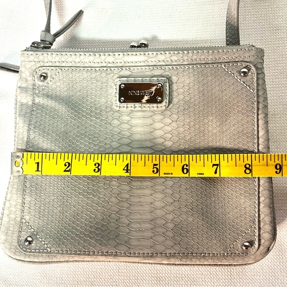 Nine West Reptile Crossbody Bag in Light Gray - NWT - Picture 12 of 13